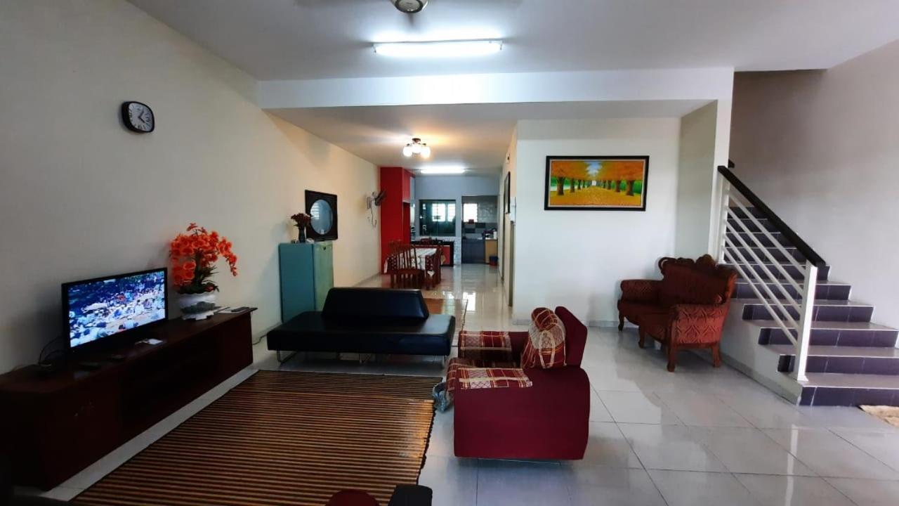 Homestay Ipoh Pengkalan Zawiah エクステリア 写真